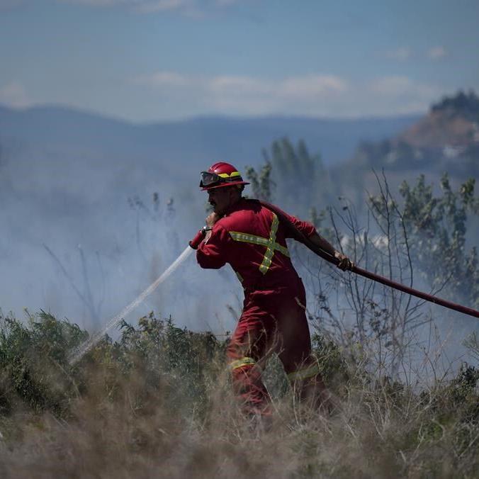 Group calls for for better pay, equipment for wildfire fighters